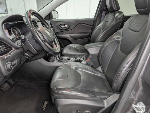 Used 2019 Jeep Cherokee Limited image 4