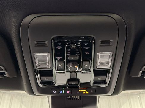 Used 2026 GMC Yukon Denali w/ Sun & Power Step Package AWD/4WD image 44
