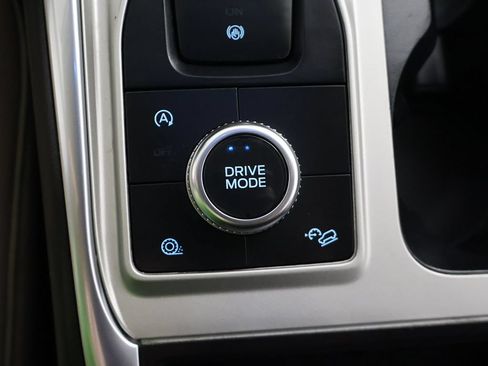 Used 2023 Ford Explorer XLT w/ Equipment Group 202A AWD/4WD image 50