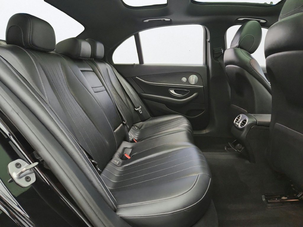 Used 2020 Mercedes-Benz E 350 4MATIC Sedan image 32