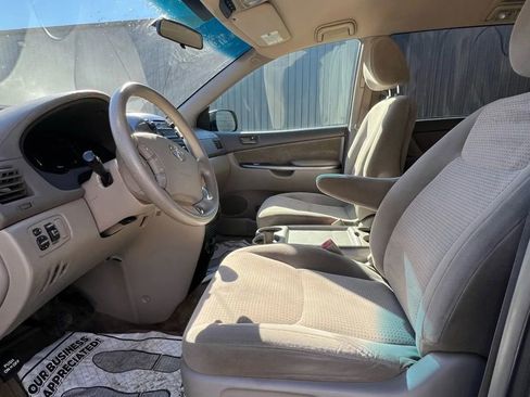 Used 2009 Toyota Sienna LE image 9
