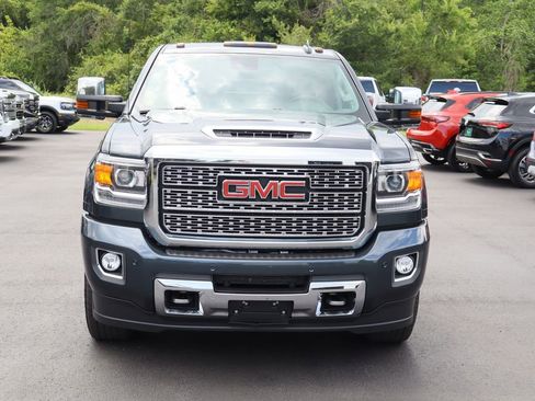 Used 2019 GMC Sierra 2500 Denali w/ Duramax Plus Package AWD/4WD image 4
