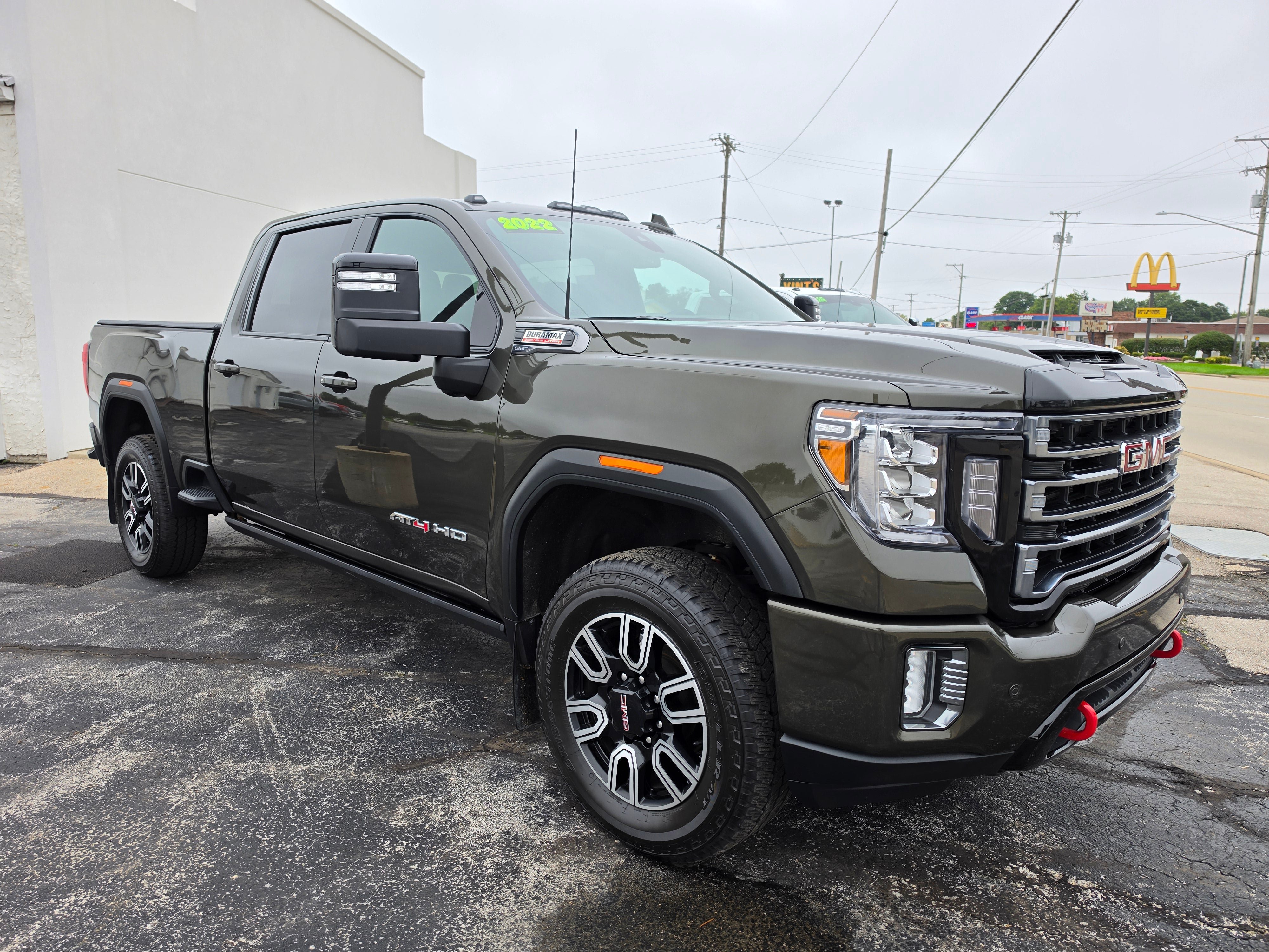 Used 2022 GMC Sierra 2500 AT4 w/ AT4 Preferred Package AWD/4WD image 3