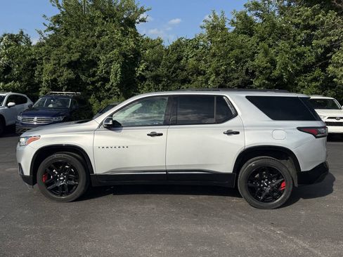 Used 2020 Chevrolet Traverse Premier w/ Redline Edition AWD/4WD image 2