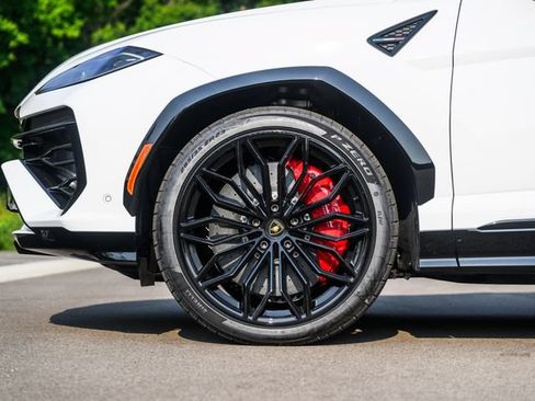 Used 2025 Lamborghini Urus SE AWD/4WD image 9