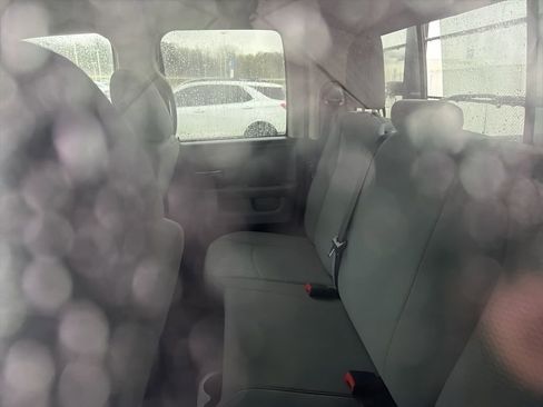 Used 2014 RAM 1500 Classic SLT AWD/4WD image 9