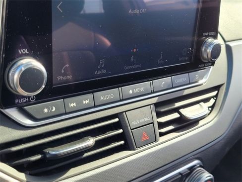 Used 2024 Nissan Altima 2.5 SR image 19