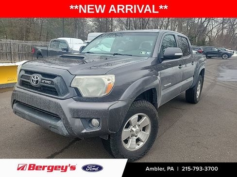 Used 2014 Toyota Tacoma TRD Sport w/ TRD Sport Package image 1