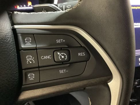 Certified 2023 Jeep Grand Cherokee Limited w/ Luxury Tech Group II AWD/4WD image 27