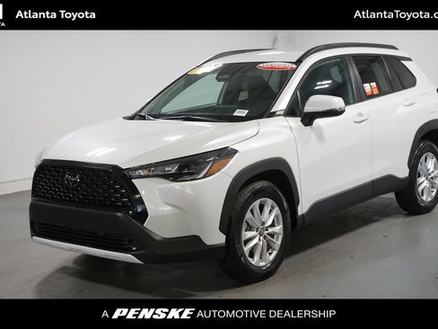 Certified 2024 Toyota Corolla Cross LE image 1