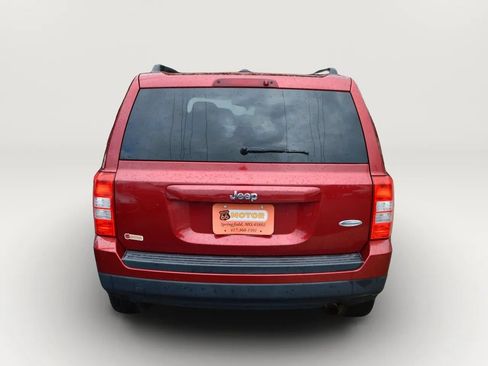Used 2016 Jeep Patriot Latitude FWD image 7