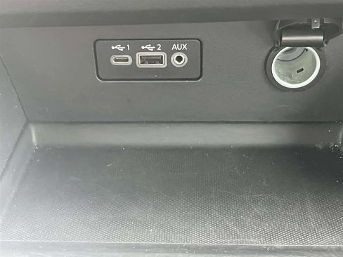 Used 2025 Nissan Altima 2.5 SV FWD image 25