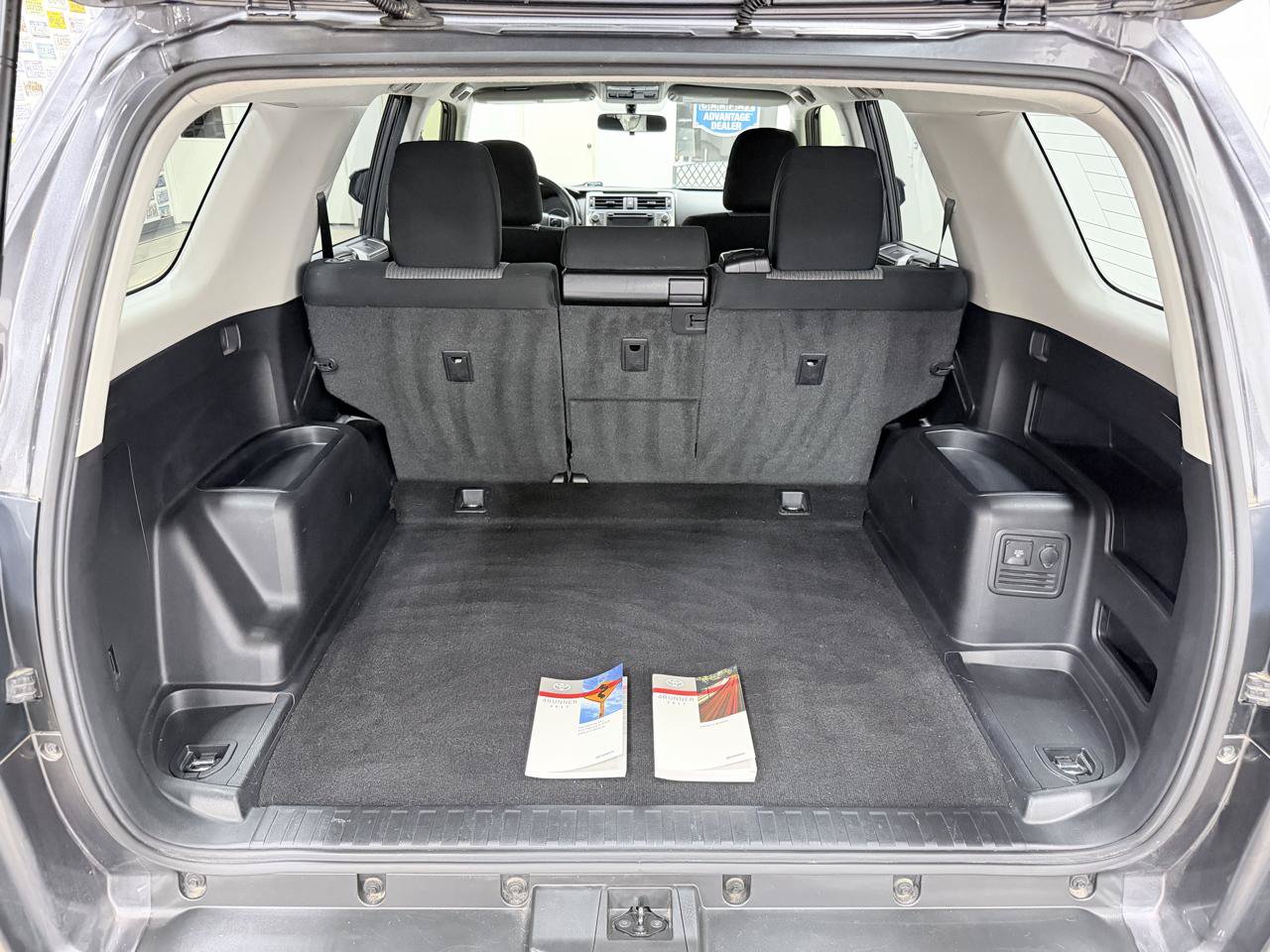 Used 2017 Toyota 4Runner SR5 RWD image 27