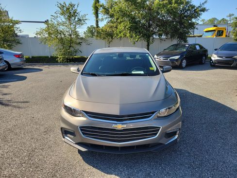 Used 2017 Chevrolet Malibu LT FWD image 9