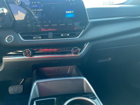 Used 2025 Chevrolet Equinox LT image 18