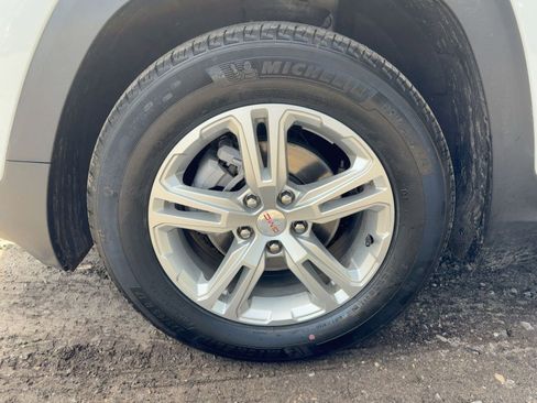 Used 2024 GMC Terrain SLE image 11