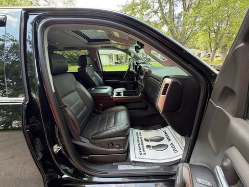 Used 2017 GMC Sierra 3500 Denali w/ Duramax Plus Package AWD/4WD image 27