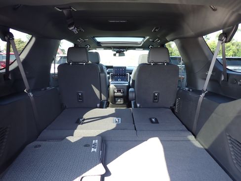 New 2026 GMC Yukon XL Denali w/ Sun & Power Step Package image 9