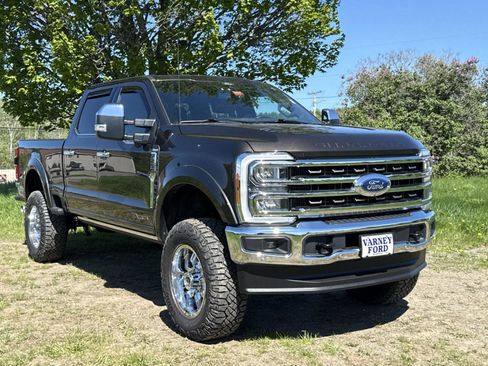 Used 2025 Ford F250 King Ranch w/ Chrome Package AWD/4WD image 7