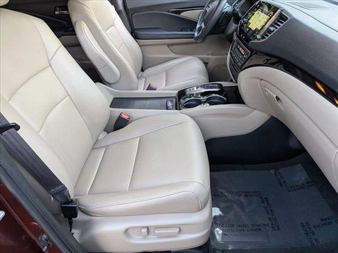 Used 2021 Honda Pilot Touring image 23