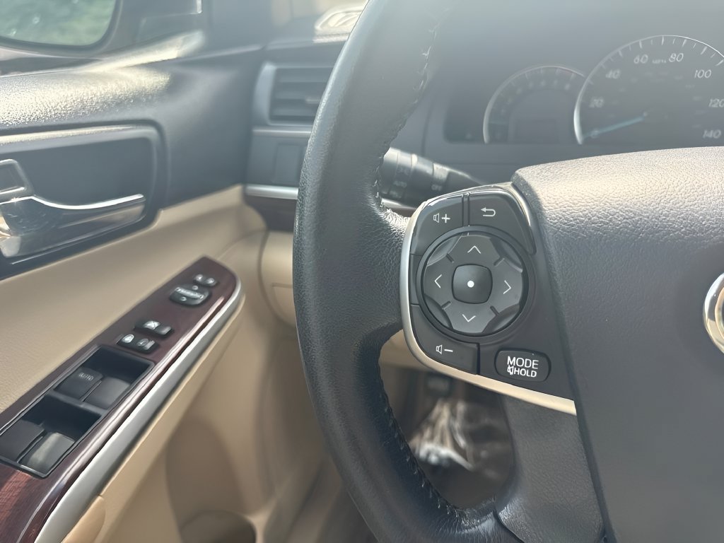 Used 2012 Toyota Camry XLE FWD image 14