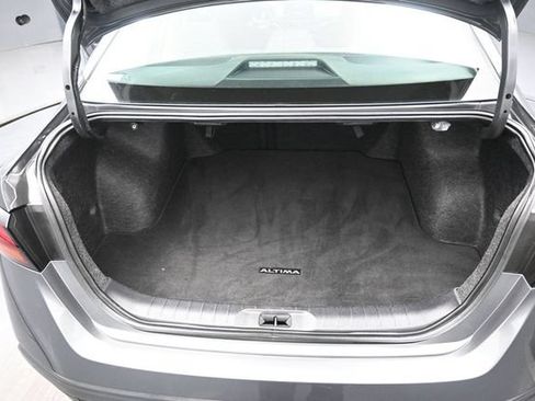 Used 2024 Nissan Altima 2.5 SV FWD image 28