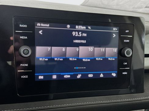 New 2026 Volkswagen Taos SE image 14