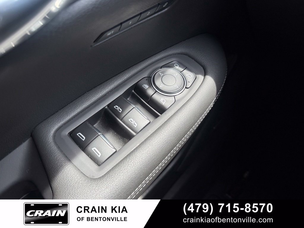 Used 2024 Cadillac XT6 Luxury AWD/4WD image 10