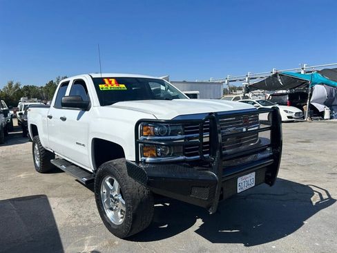 Used 2017 Chevrolet Silverado 2500 W/T AWD/4WD image 2