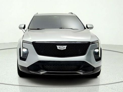 Used 2024 Cadillac XT4 Sport FWD image 2