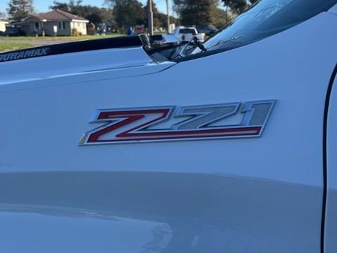 Used 2023 Chevrolet Silverado 1500 LT Trail Boss image 9