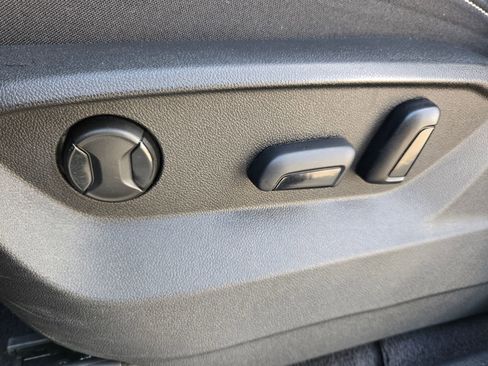 Used 2024 Volkswagen Atlas SE FWD image 22