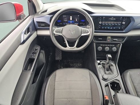 Used 2023 Volkswagen Taos SE w/ Panoramic Sunroof Package AWD/4WD image 4