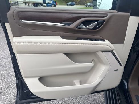 Used 2021 GMC Yukon XL Denali w/ Denali Ultimate Package image 17