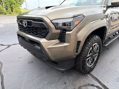 Used 2025 Toyota Tacoma TRD Sport RWD image 19