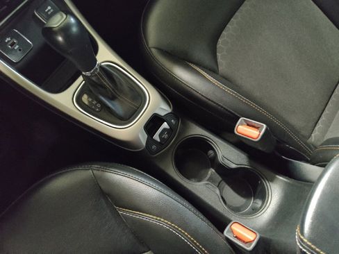 Used 2018 Jeep Compass Latitude w/ Popular Equipment Group FWD image 26