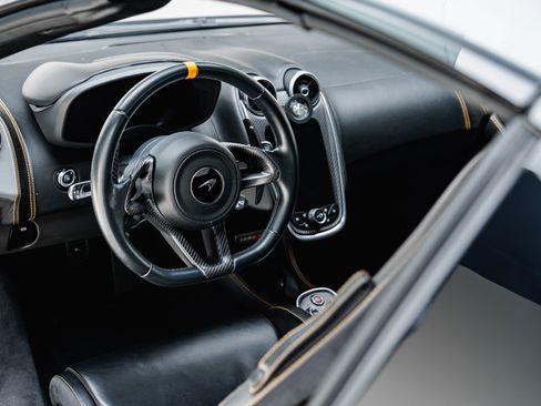 Used 2020 McLaren 600LT Spider RWD image 41
