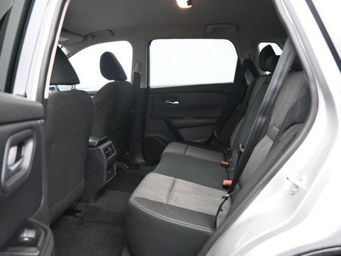Used 2025 Nissan Rogue SV AWD/4WD image 24