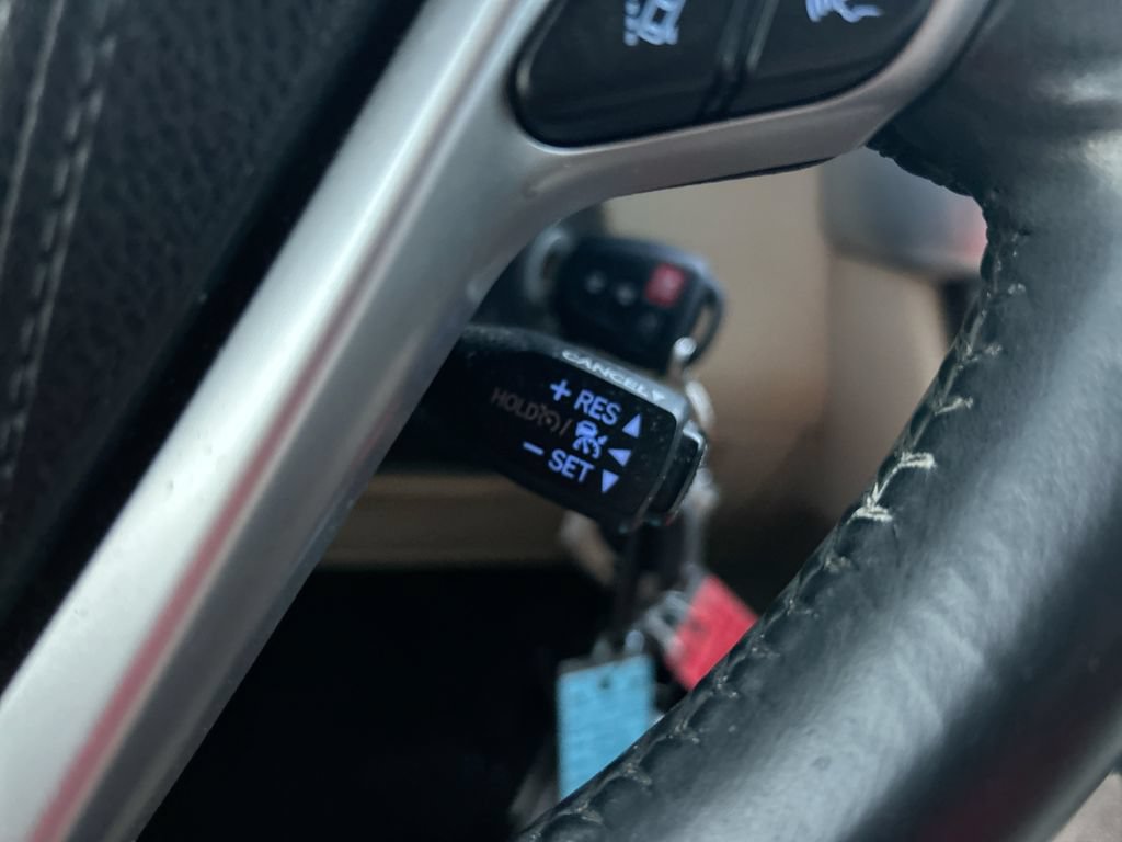 Used 2017 Toyota Highlander Plus FWD image 18