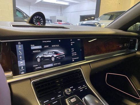 Used 2017 Porsche Panamera 4S AWD/4WD image 29
