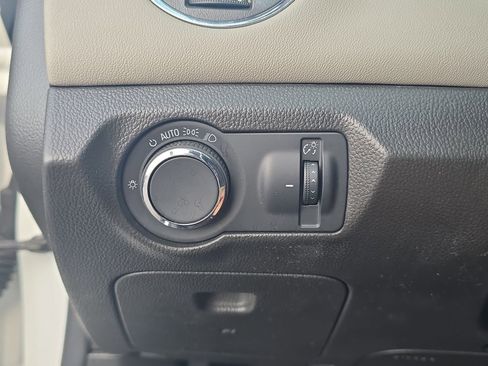 Used 2014 Chevrolet Cruze LS image 20