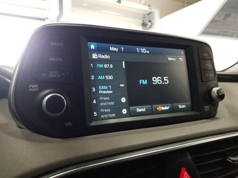 Used 2019 Hyundai Santa Fe Limited AWD/4WD image 6