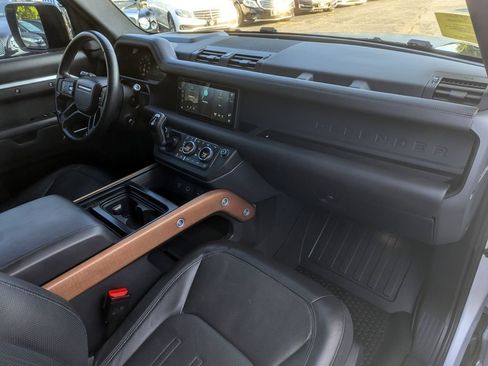 Used 2020 Land Rover Defender 110 X AWD/4WD image 33