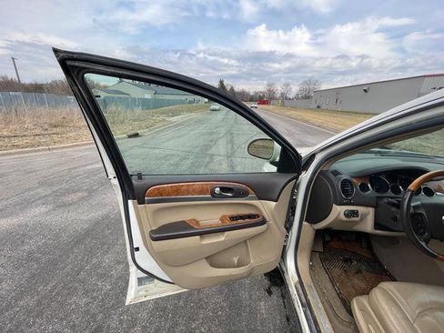 Used 2009 Buick Enclave CXL w/ Driver Confidence Package image 22