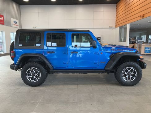 Used 2024 Jeep Wrangler Rubicon image 4