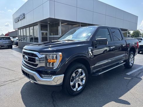 Certified 2022 Ford F150 XLT w/ Equipment Group 302A High image 8