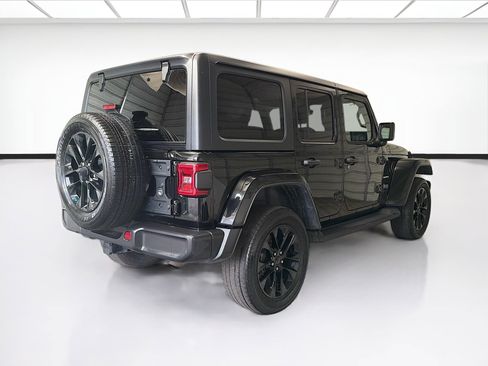 Used 2023 Jeep Wrangler Unlimited Sahara w/ Cold Weather Group AWD/4WD image 4