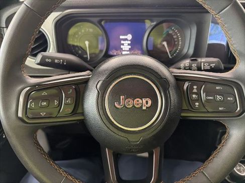 Used 2024 Jeep Wrangler Unlimited AWD/4WD image 8