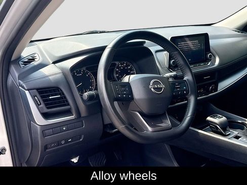 Certified 2025 Nissan Rogue SV AWD/4WD image 20