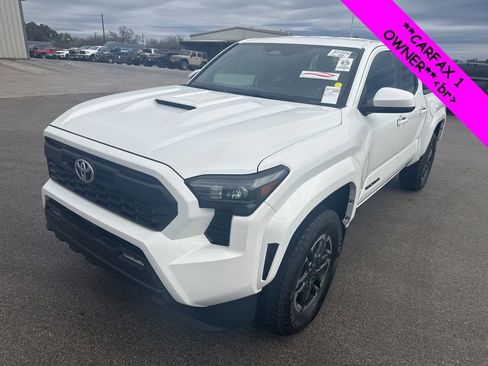 Used 2024 Toyota Tacoma TRD Sport image 4